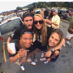 Meet your Posher, Devin